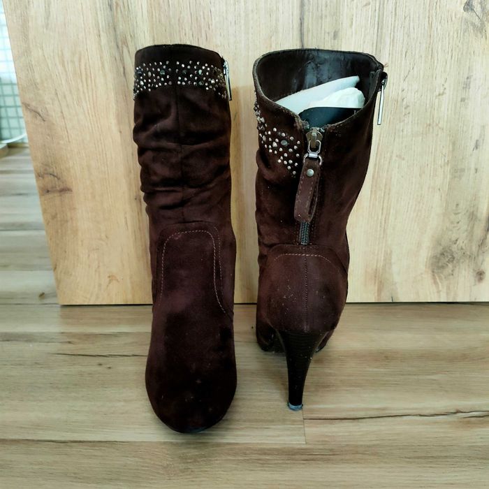 Botas imitação camurça