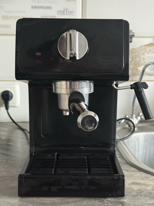 Ріжкова кавоварка DeLonghi