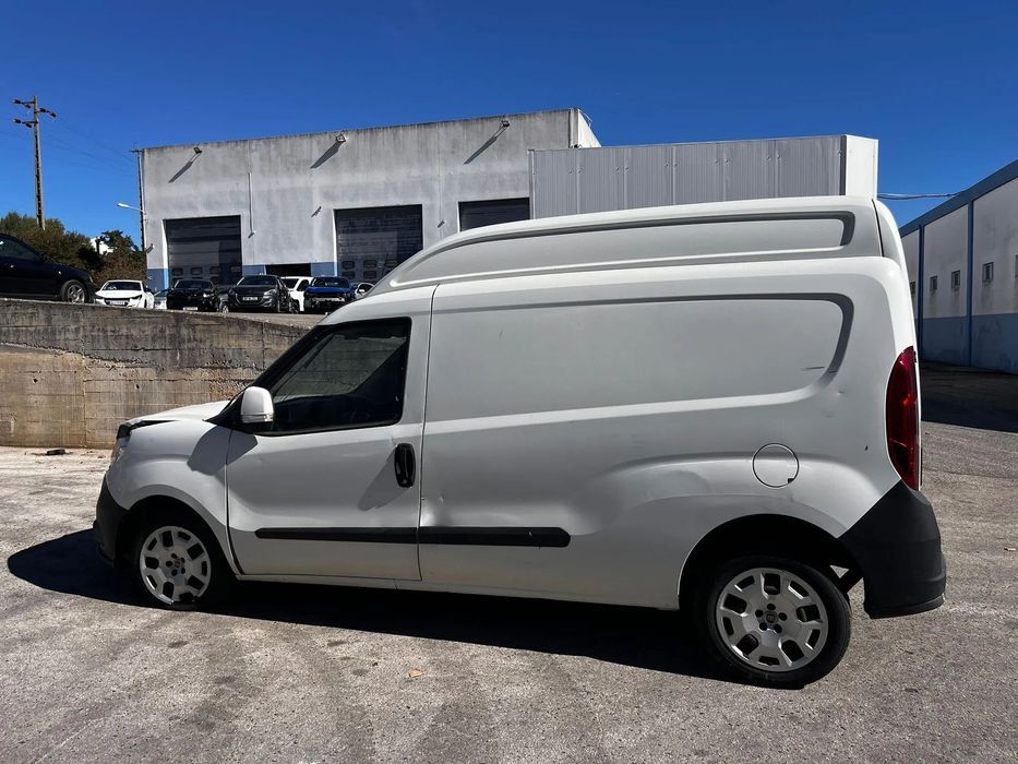Fiat Doblo XL multijet de 2017 para peças
