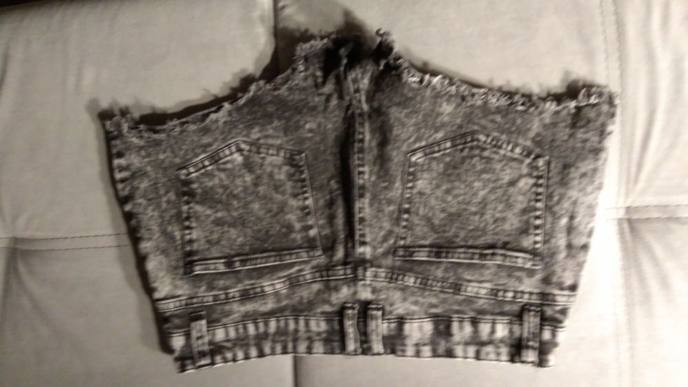 Czarne dżinsowe szorty r.38