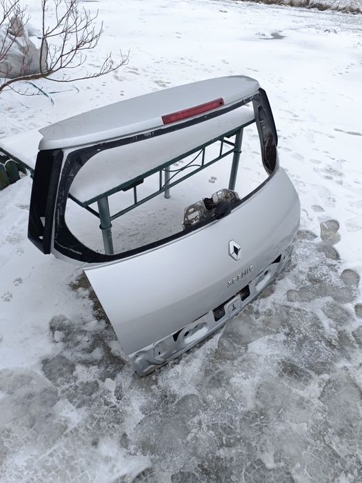Klapa bagażnika Renault scenic 2