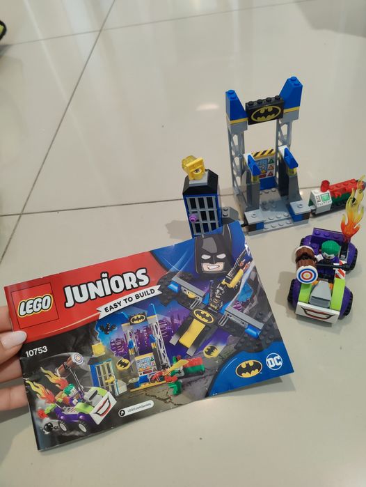 Klocki Lego Atak Jokera na jaskinię Batmana 10753 Instrukcja