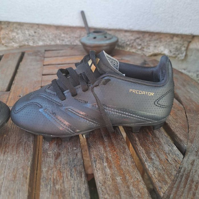 Chuteiras Predator numero 30