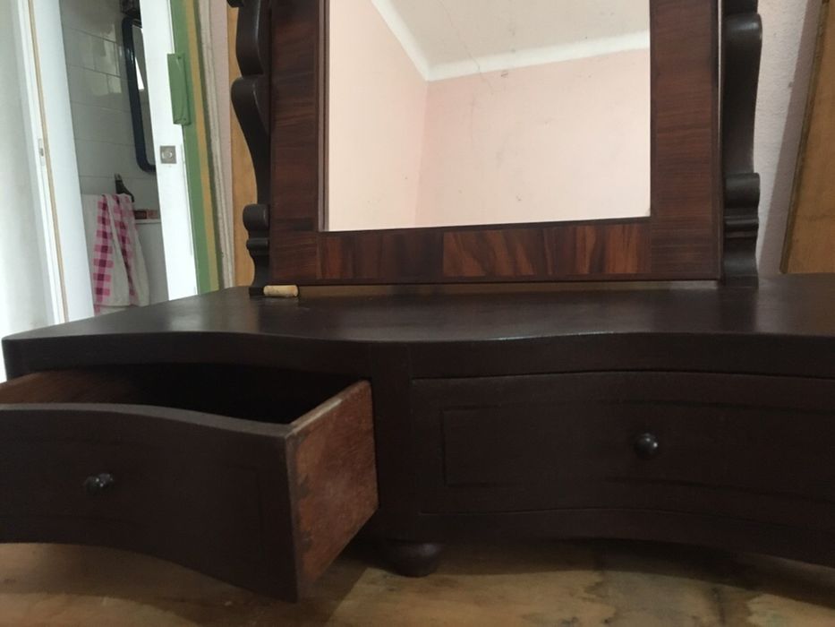 Toucador com Madeira de pau santo