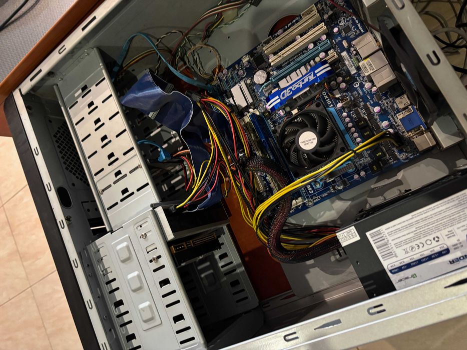 Komputer AMD Athlon II X3 450, 8GB ram, 120 GB ssd, monitor