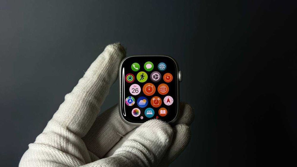 Apple Watch Series 8 Silver 45 mm 100% батарея M\L