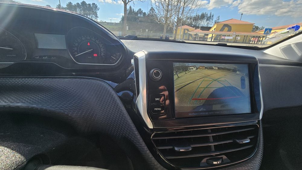 Peugeot 2008 signature nacional
