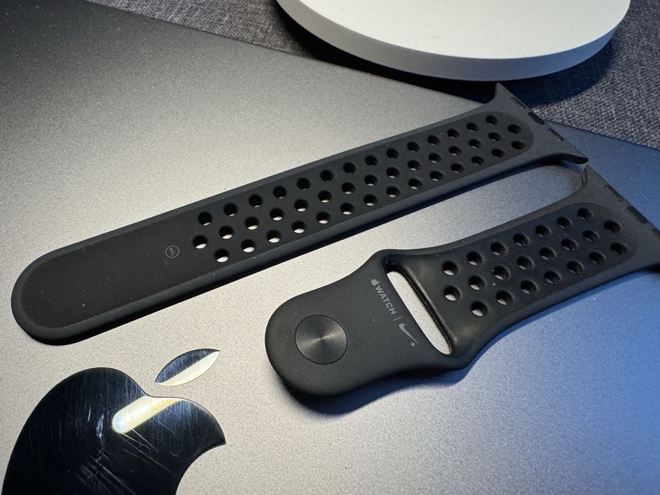 Apple Watch 8 45mm Nike Sport Band + Sport Loop