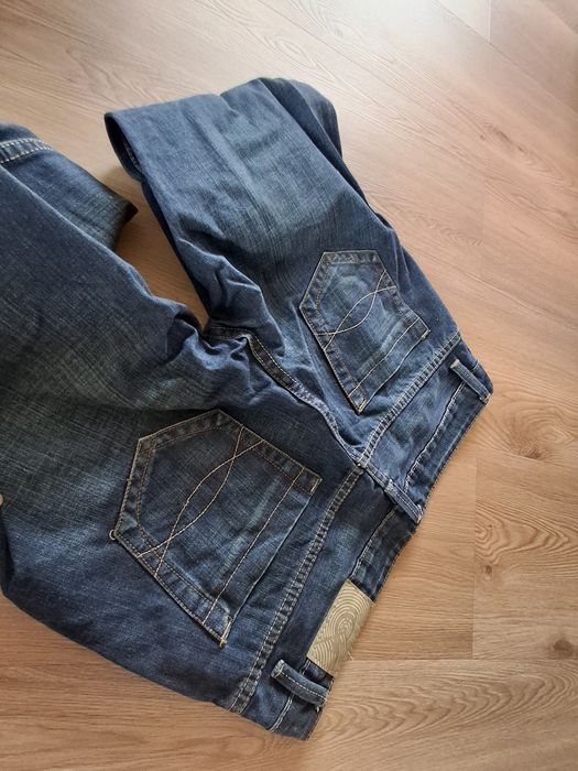 Klasyczne jeansy L/40