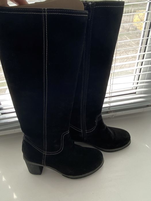 Замшевые демисезонные сапоги