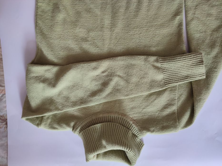 Теплая стрейчевая водолазка