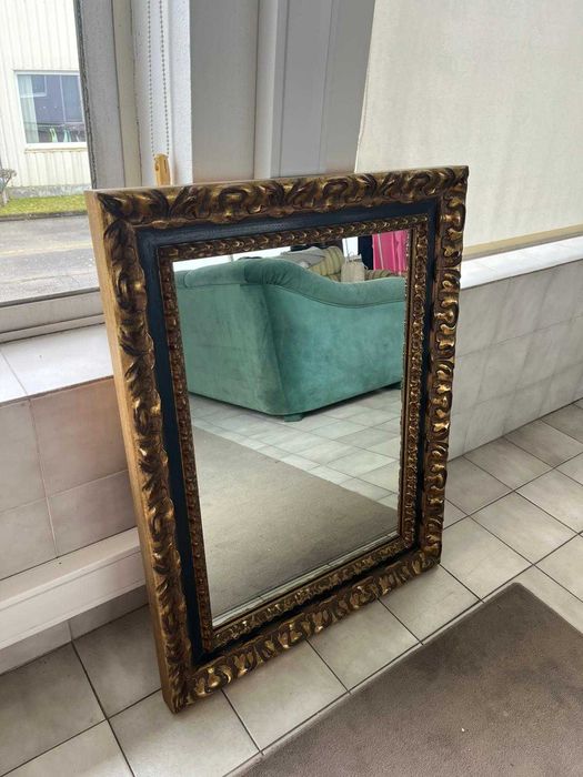 Espelho com Moldura Decorada