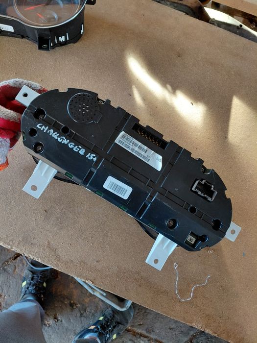 Licznik Dodge Challenger 15+ stan bdb