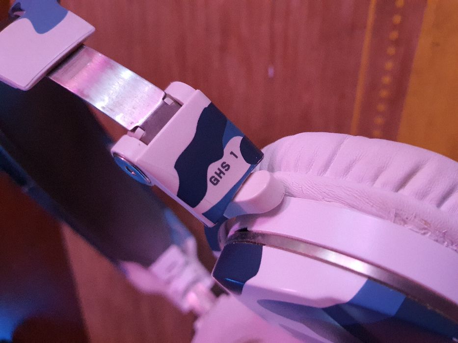 Наушники компьютерные (гарнитуру) AKG GHS1 в отличном состоянии.