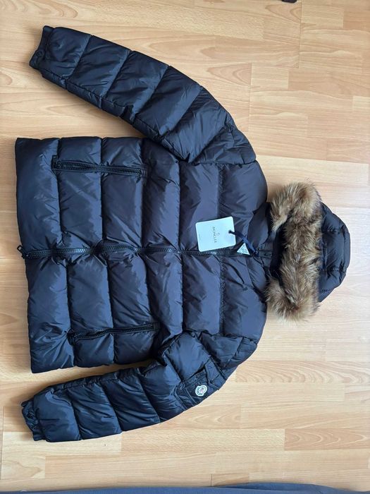 kurtka moncler marque