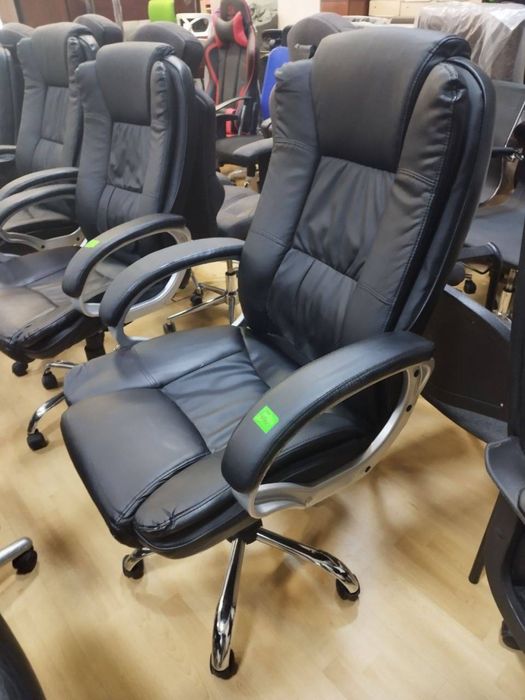 Распродажа офиса IT-компании (кресло, стол, тумба, комод) б/у