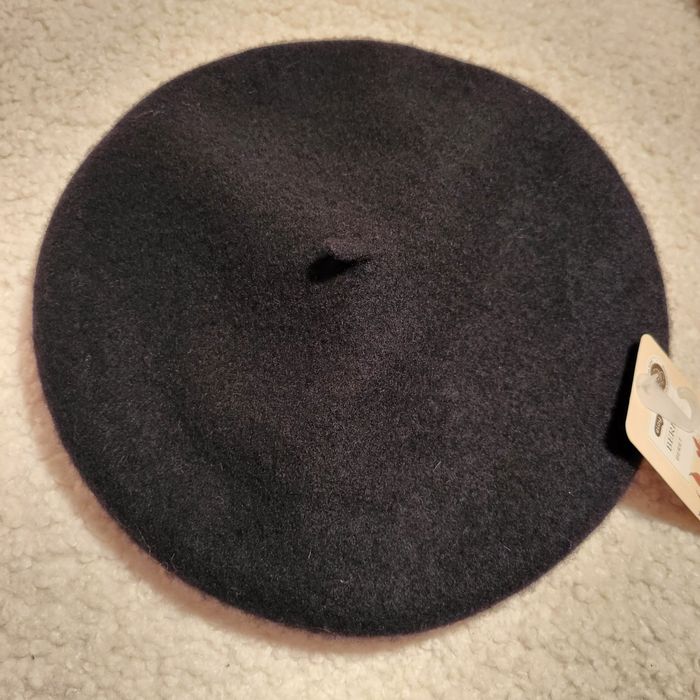 Czarny Wełniany Beret 27 cm