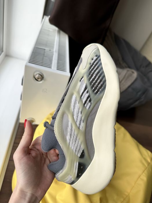 yeezy boost 700 v3 fade salt