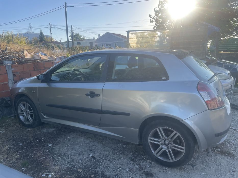 Vendo este carro