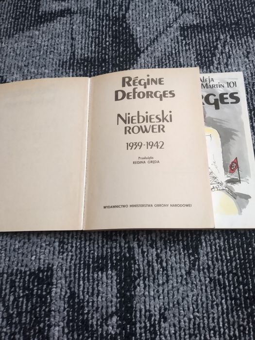 Regine Deforges Niebieski rower