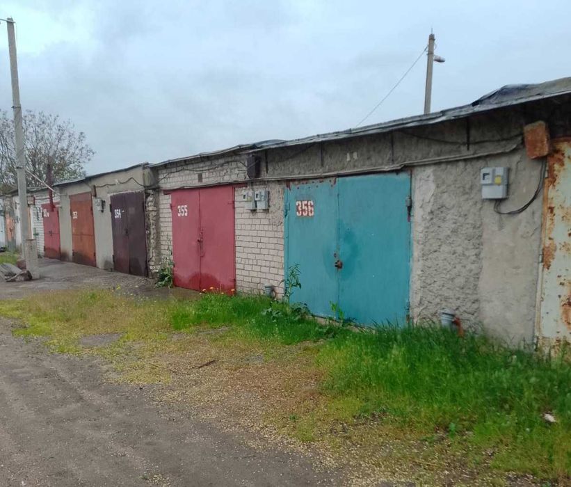 Гараж в Автомобілісті
