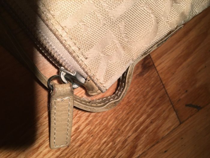Mala toillete senhora, clutch branca, Cerruti 1881