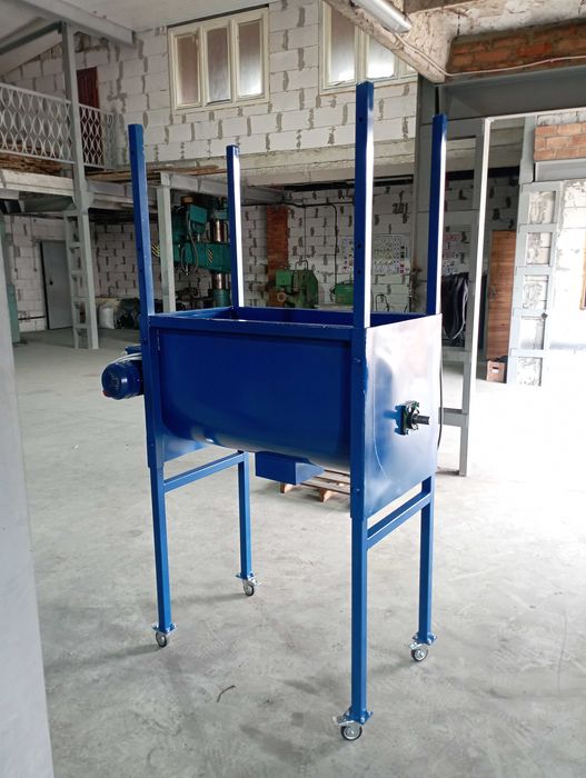 Змішувач кормів,комбікормів,кормосмеситель,горизонтальний