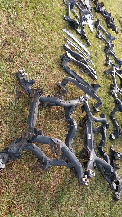 Підрамник підсилювач подрамник усилитель захист Туарег Кайен Q7