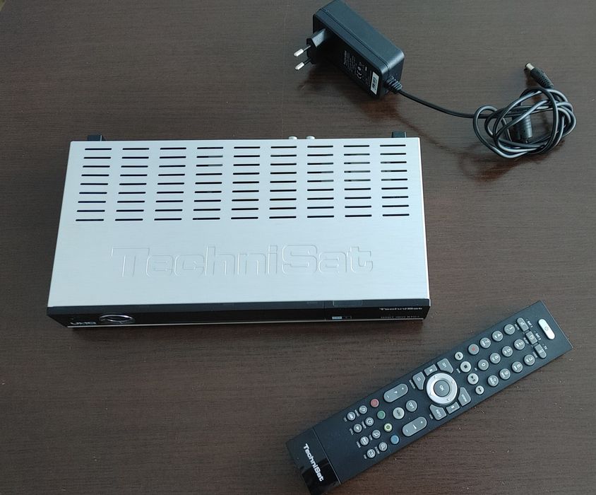 Technisat 4K UHD DIGIT ISIO STC+ 2xDVB-S2 DVB-T2/C HEVC WIFI wbudowane