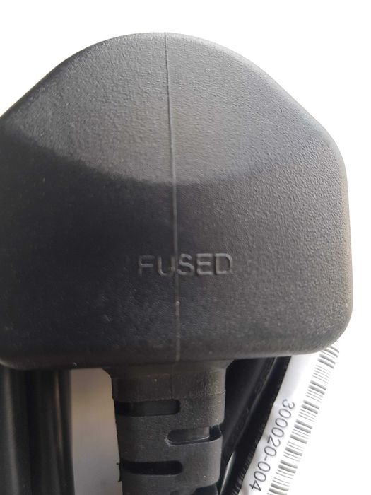 UK PC Power Cable with fuse 1 m