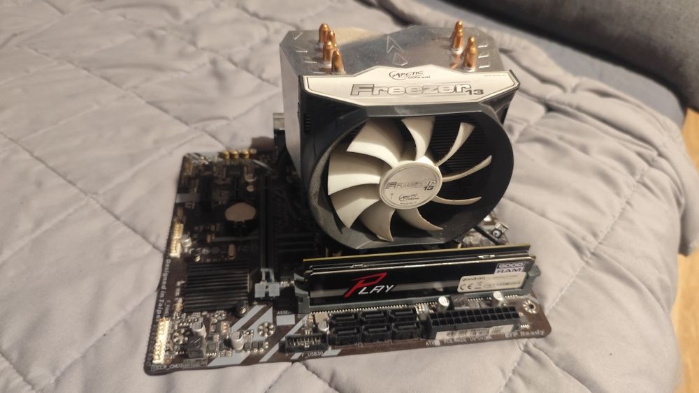 I5 8400, gigabyte b360m ds3h, 16db ddr4 2400mhz goodram, cooler