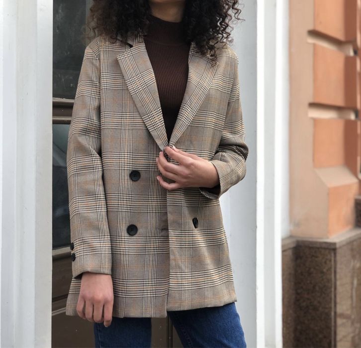 Жіночий двобортний піджак