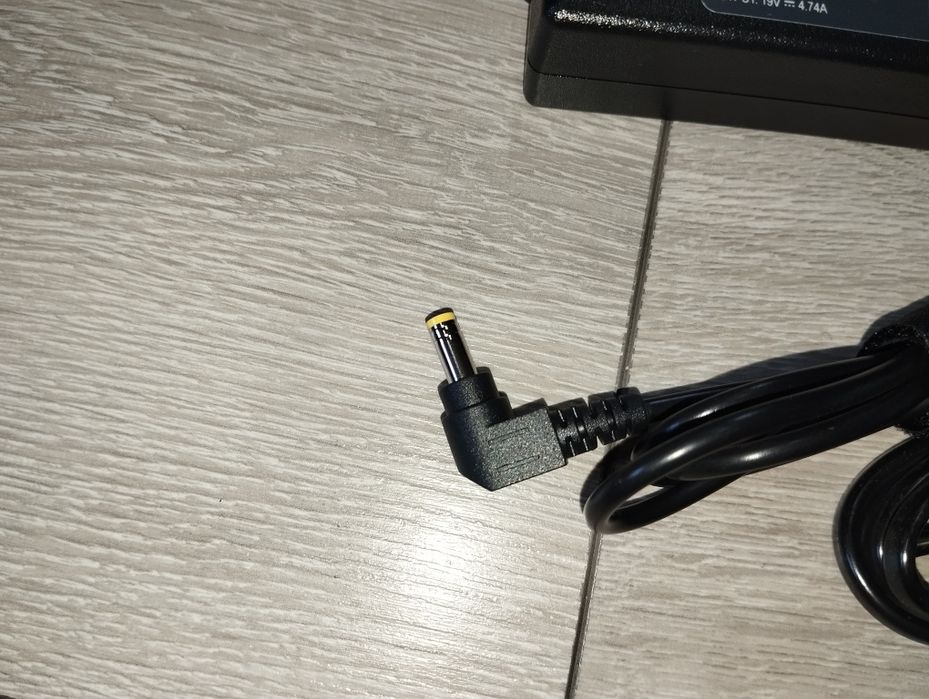 Zasilacz sieciowy AC adapter