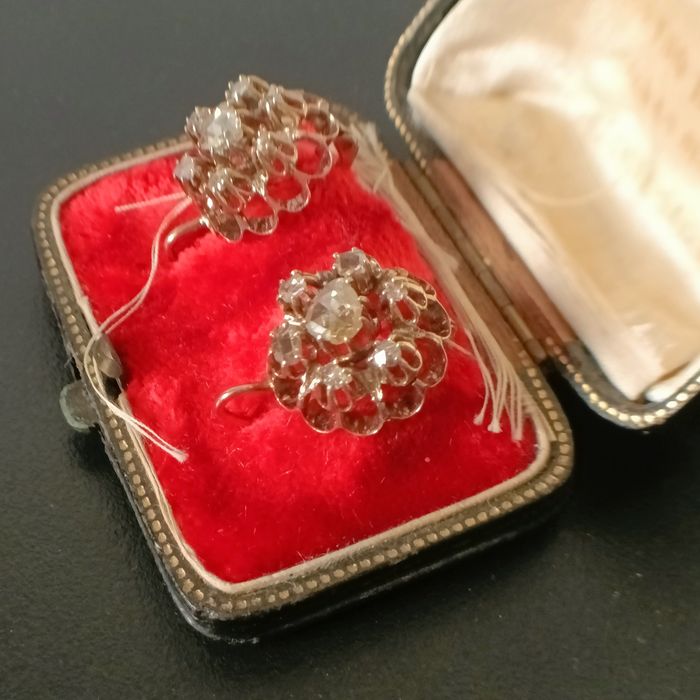 Stare złote kolczykiz diamentami - Francja