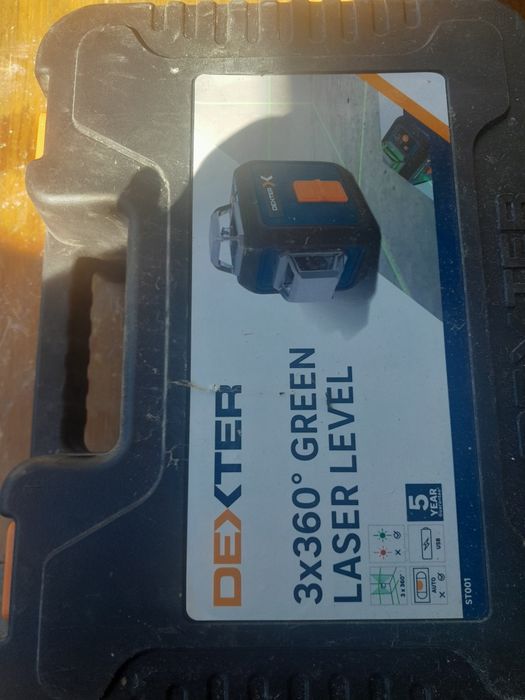 Laser level com tripe
