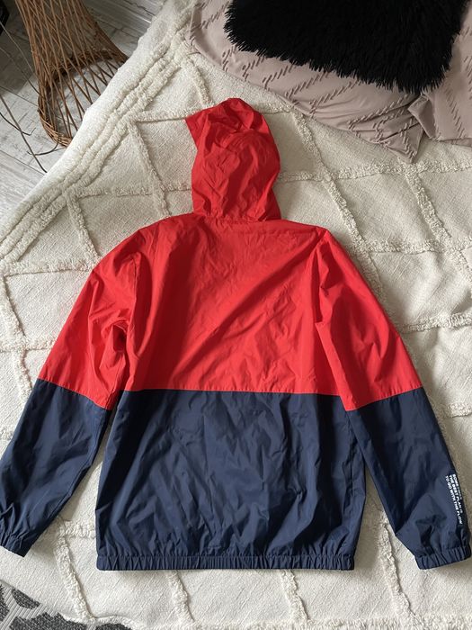 Nowa kurtka wiatrówka, przejściówka