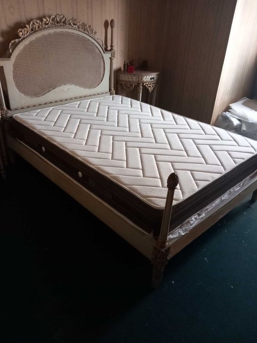 Colchão em muito bom estado - 1,83 x 1,33 x 21