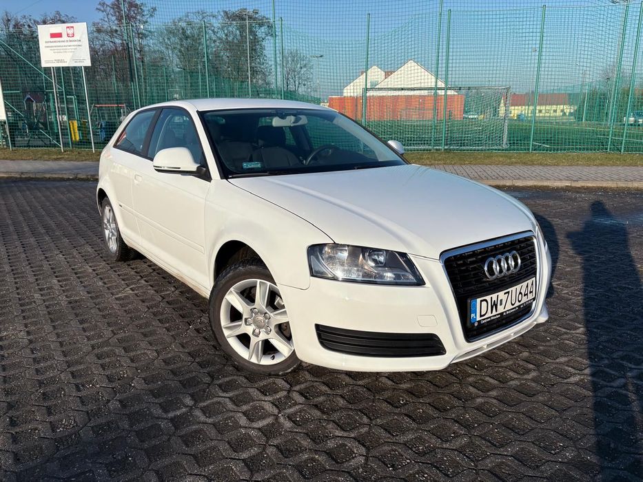 Audi A3 3-drzwiowe Audi A3 8P 1.6 102KM • NISKI PRZEBIEG • Nowoczesne multimedia