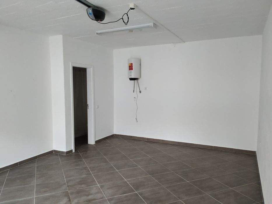 Arrenda-se espaço multiusos