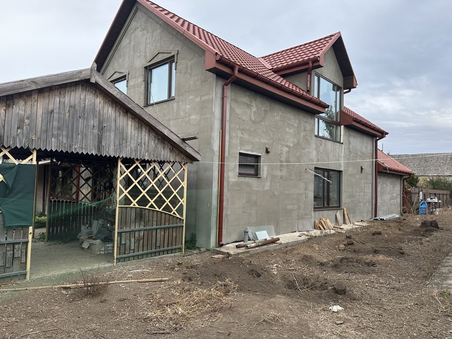 Житловий дім 240м.кв з підвалом - бомбосховищем.