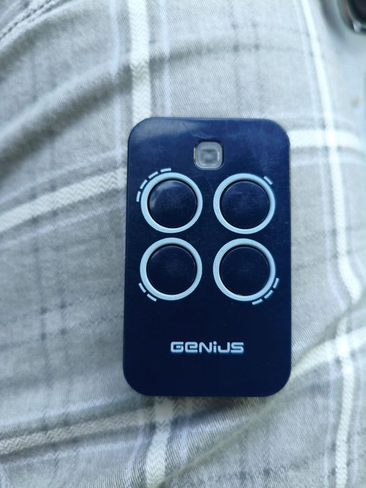 Genius pilot do bramy
