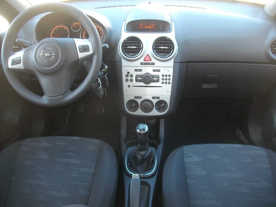 Opel Corsa 1.2 GLP/Gasolina de 2011 C/Novo