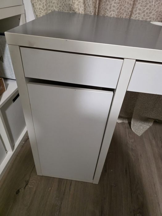 Secretária IKEA MICKE (105x50 cm) - Branco