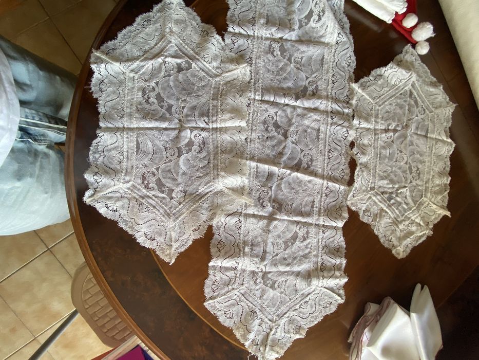 Conjunto de 3 naperons antigos