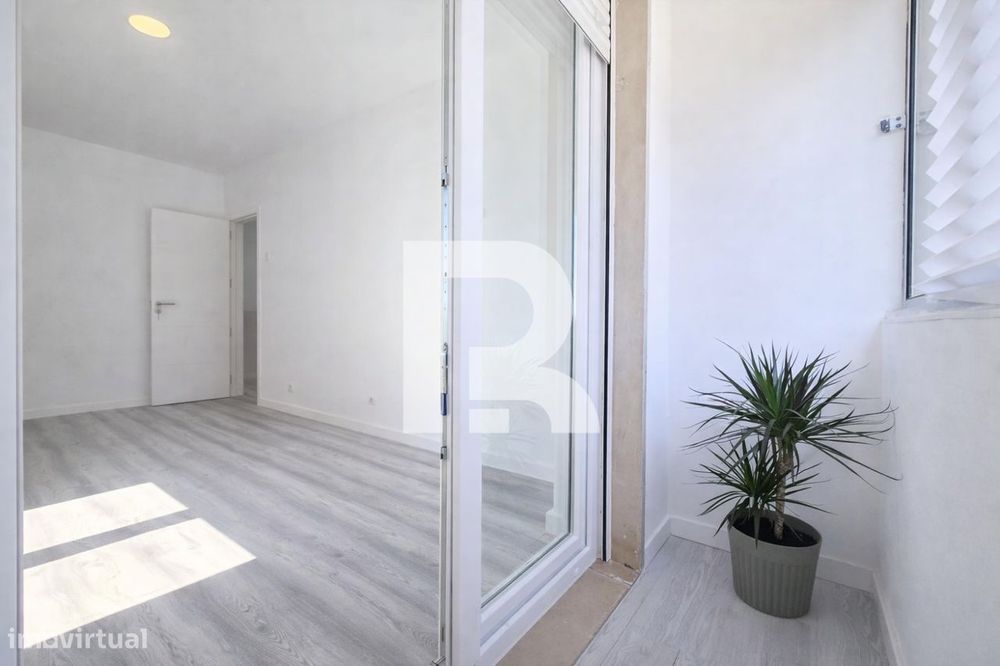 Apartamento T2 remodelado a estrear em Queluz — Queluz E Belas, Lisboa