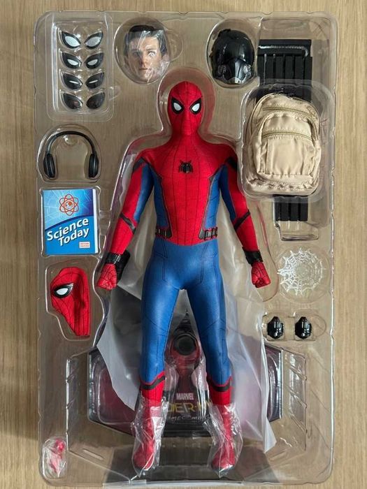Figura Hot Toys Spider-man Homecoming Deluxe Version