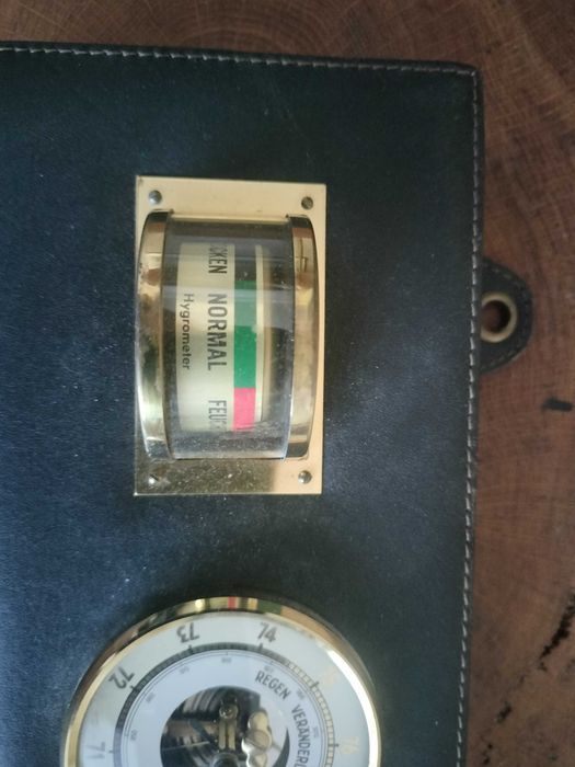 zabytkowa stacja pogodowa, barometr, higrometr i termometr