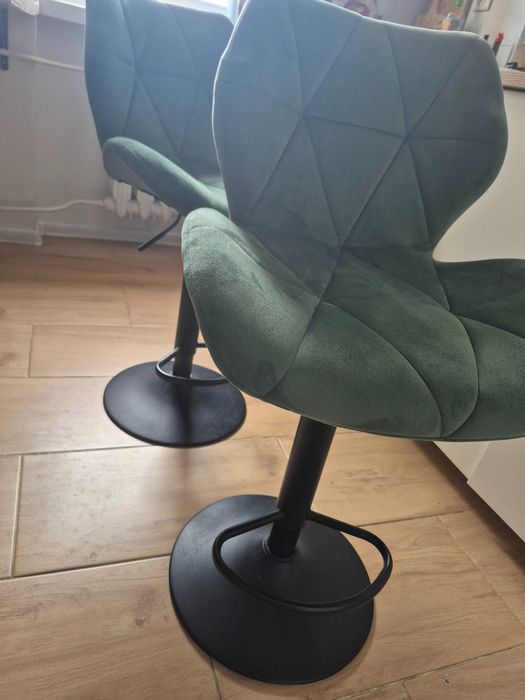 2hokery kolor oliwkowy