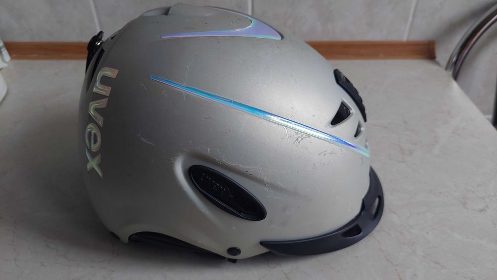 Kask narciarski Uvex