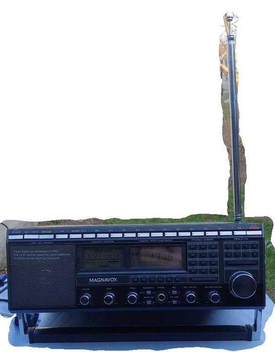 Радіоприймач всехвилевий Philips D2999 / Magnavox D2999 (radio радіо AM, FM, SW або LW)